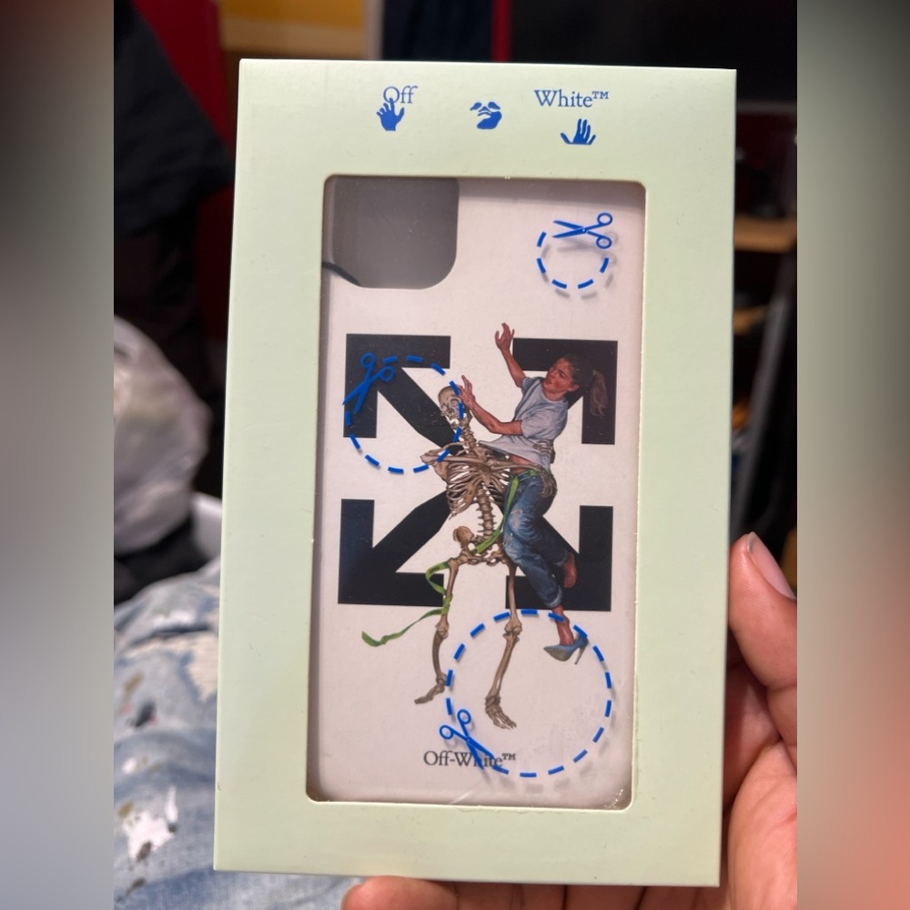 Off white pascal skeleton iPhone 11 white light blue